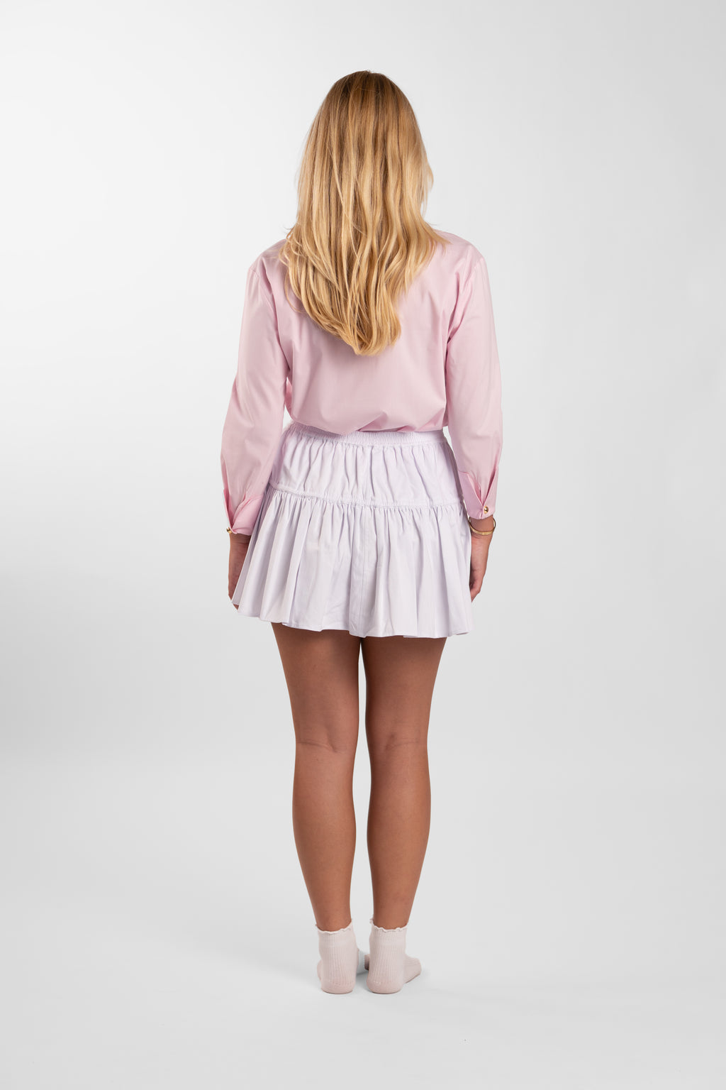 THE GENTLEMAN’S BORROWED SHIRT