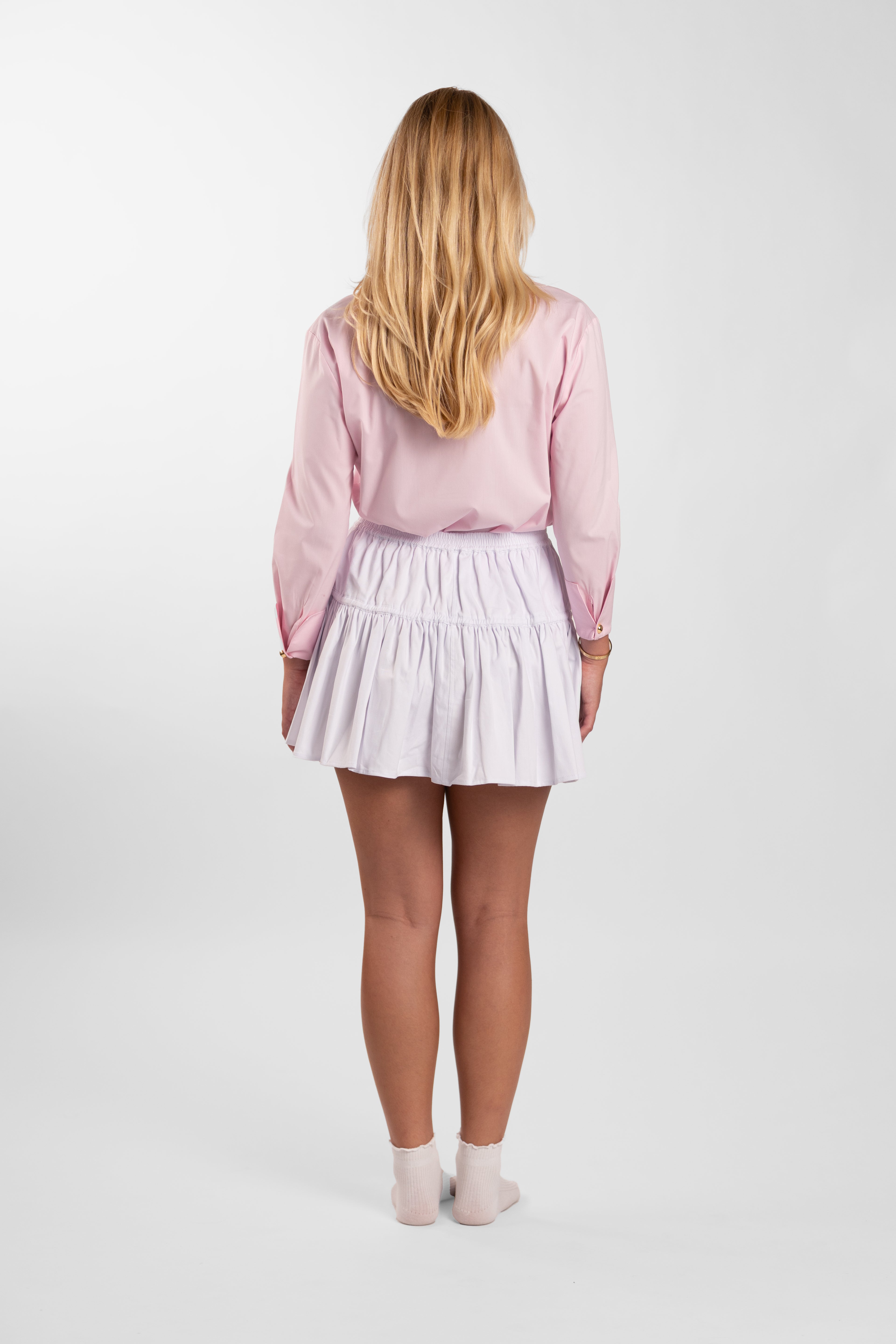THE GENTLEMAN’S BORROWED SHIRT