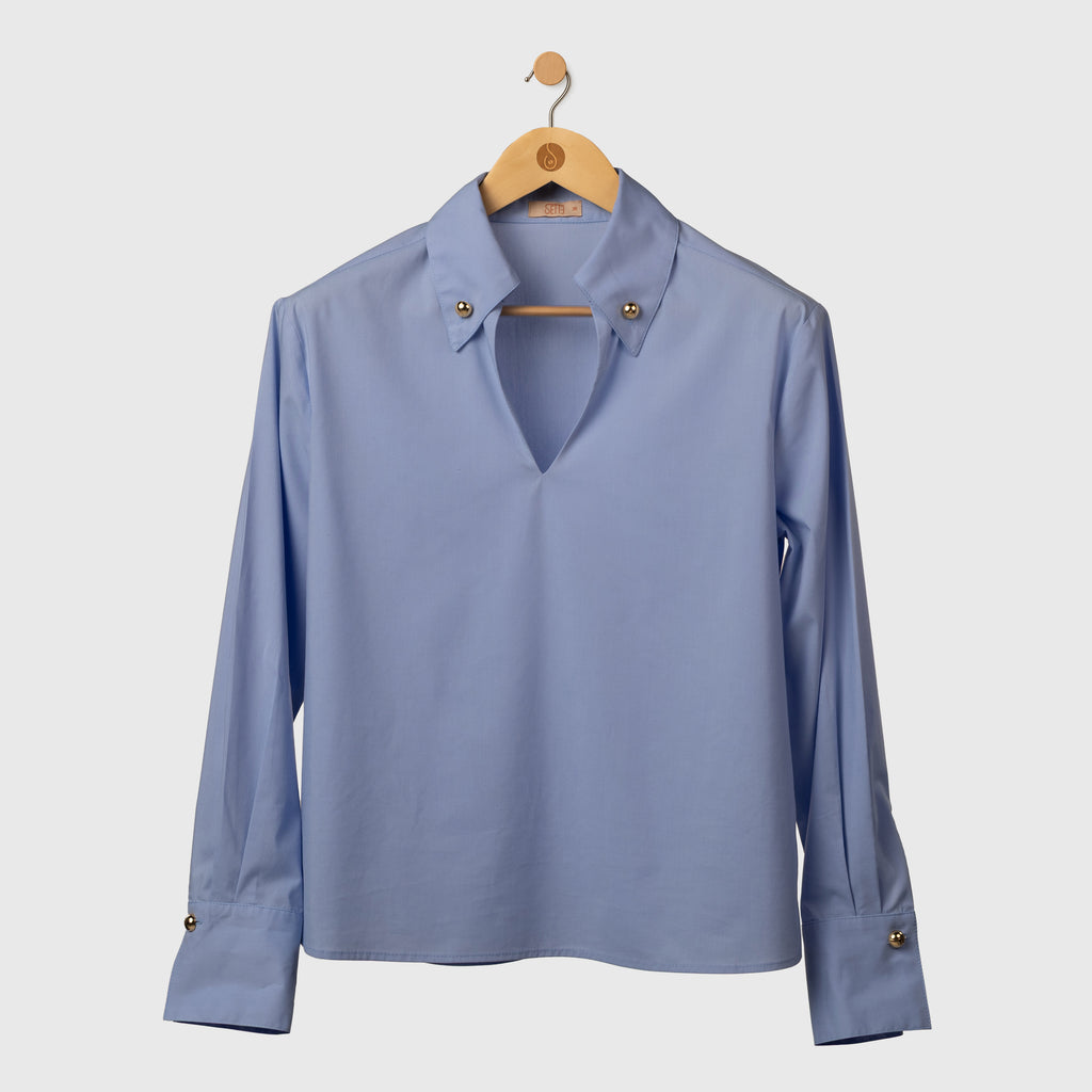 THE GENTLEMAN’S BORROWED SHIRT