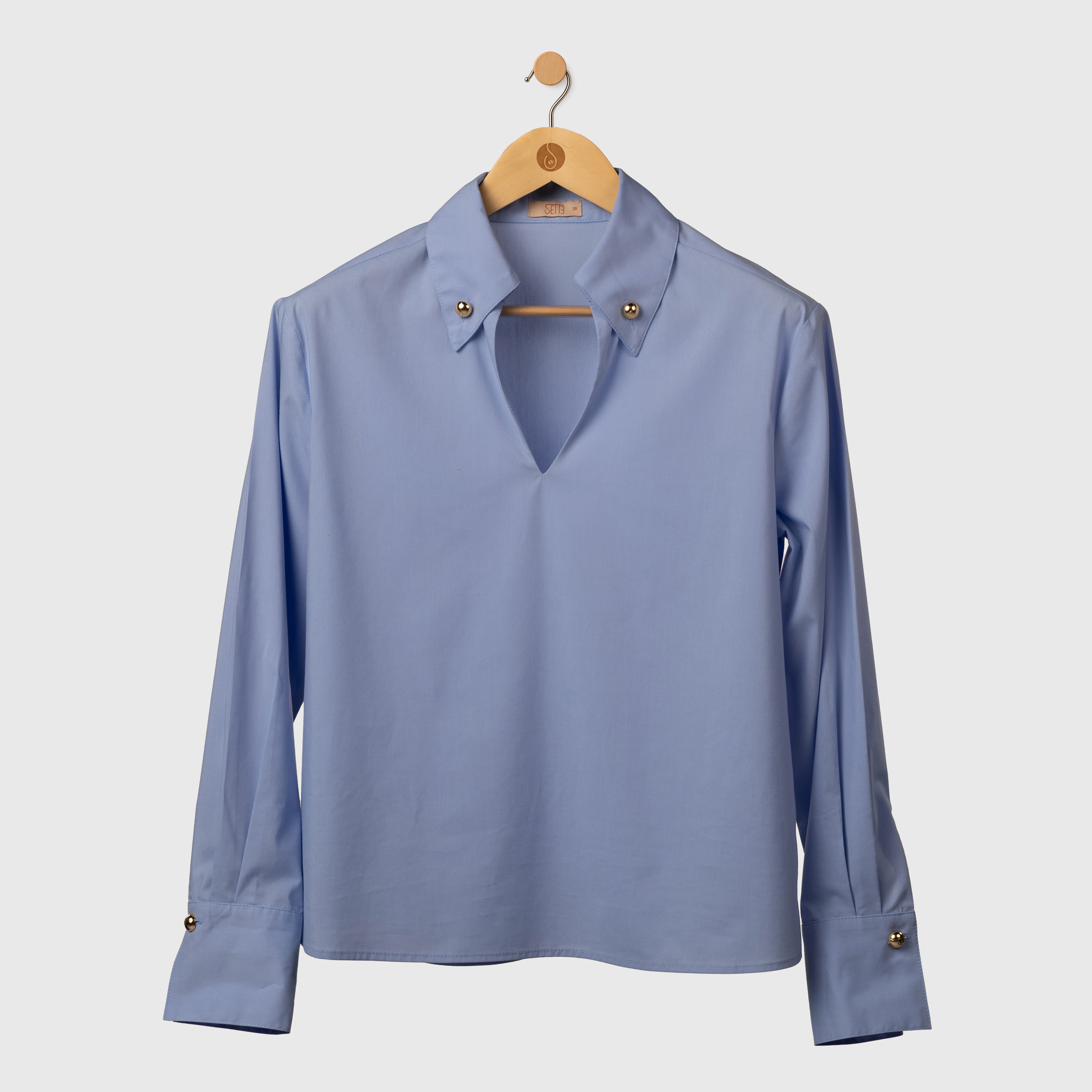 THE GENTLEMAN’S BORROWED SHIRT